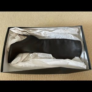 Amara Saks Fifth Avenue Knee High Leather boots.